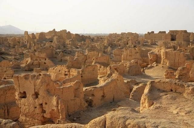 罗布泊太阳墓，掩埋大漠三千年，为何有人说是它毁灭了楼兰古国？