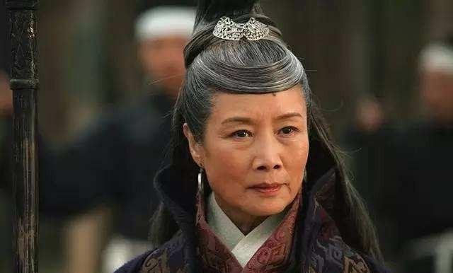 为什么汉末董太后、董重都死了，刘协却没被何进干掉？