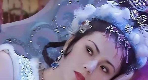 最美玉面狐狸：何晴的同学，被六小龄童拉去救场，仅10分钟就成顶级美人