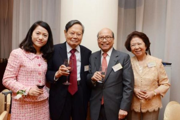杨振平是杨振宁的什么人?