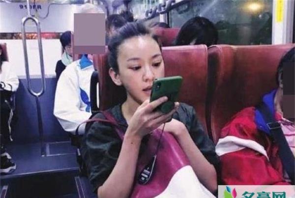 陈意涵公交被网友偶遇 陈意涵坐公交车其实是常态