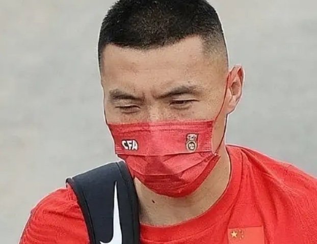 于大宝“散步”引争议,他为何会屡次被骂?