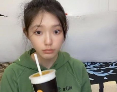 林允为了制造节目看点，喝下六斤奶茶导致呕吐，她为什么这么拼？