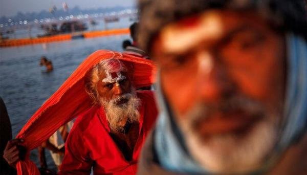 印度大壶节(Kumbh Mela):数百万信徒沐浴净身