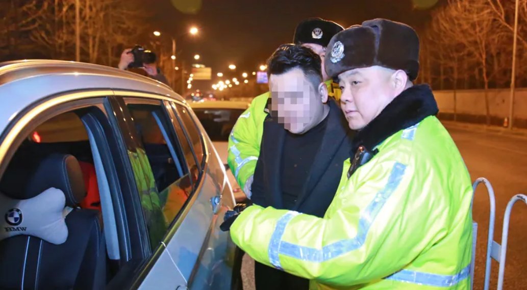 拘留所里亲兄弟！弟弟酒驾离开哥哥不放心酒驾追来，酒驾会被如何处理？