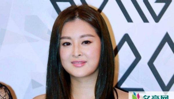 张名雅有钱吗 个人资料及豪宅曝光现状如何了