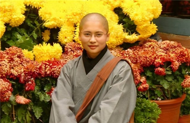 广东3姐妹：个个长相靓丽，却都选择削发为尼，这是为何？