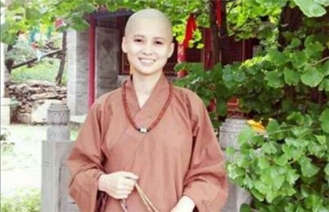 广东3姐妹：个个长相靓丽，却都选择削发为尼，这是为何？