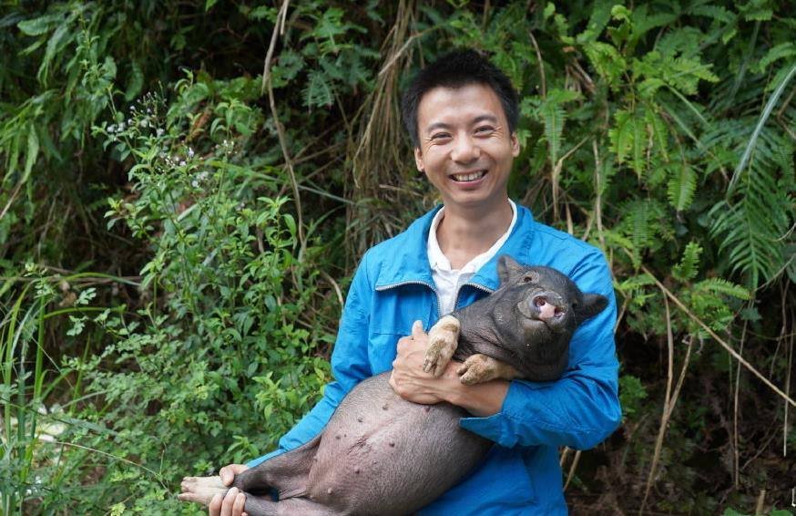 禁野2年后的华农兄弟:承包全村土地,失去竹鼠后的他们现状如何?