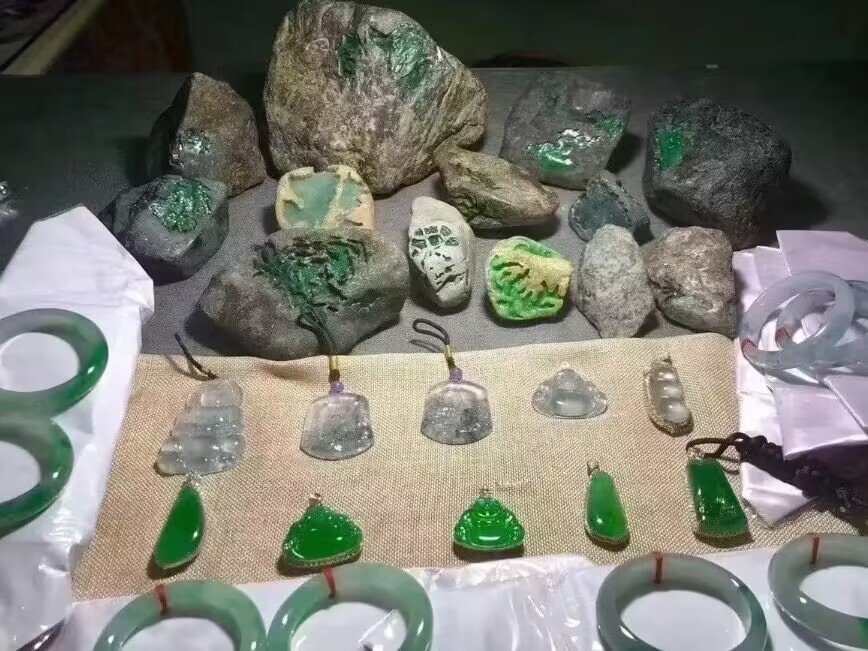 缅甸哪里有翡翠原石