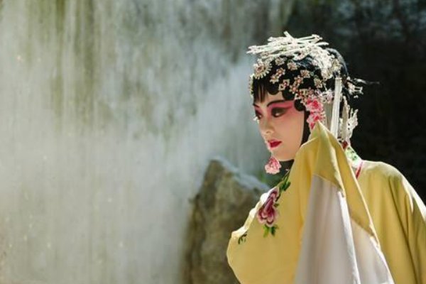 优伶读音