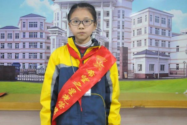 妤颉读什么？
