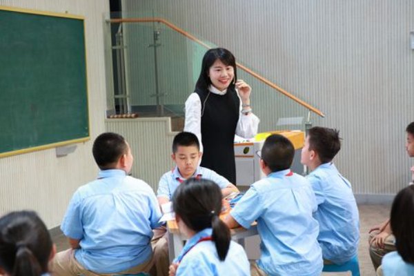 以卵击石什么意思