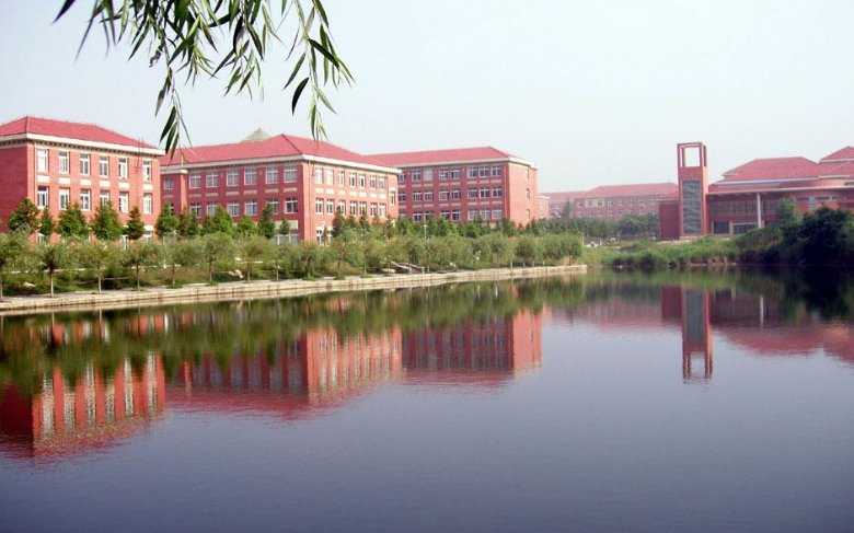 青岛市平度一中是怎样的一个学校啊?