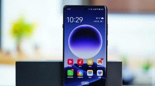 OPPOFindX7UItra诚意给足，跌价1100元，卫星通信+2K屏+三主摄