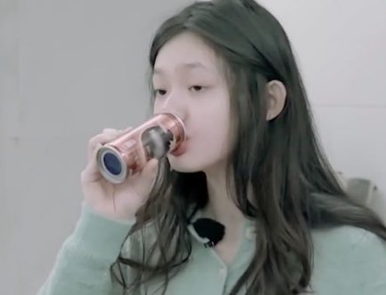 林允为了制造节目看点，喝下六斤奶茶导致呕吐，她为什么这么拼？