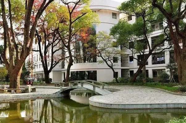 温州市第二中学滨江校区好不好？