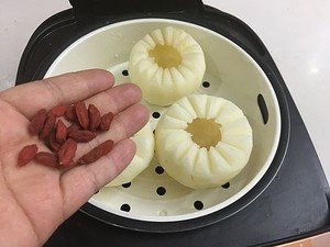 做冰糖炖雪梨是不是一定要加水?