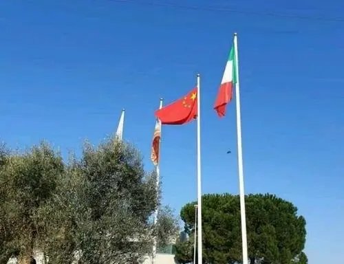 蓝白红横条国旗是什么国家的国旗？
