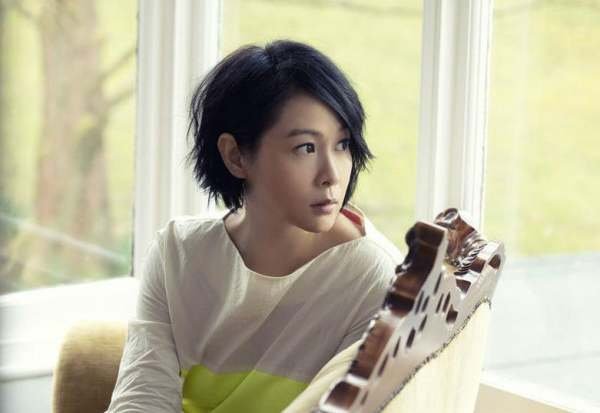 已是曲中人的完整诗句是什么？