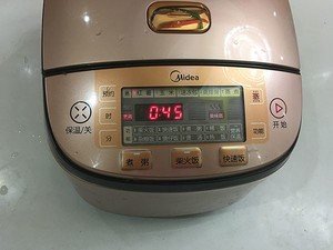做冰糖炖雪梨是不是一定要加水?