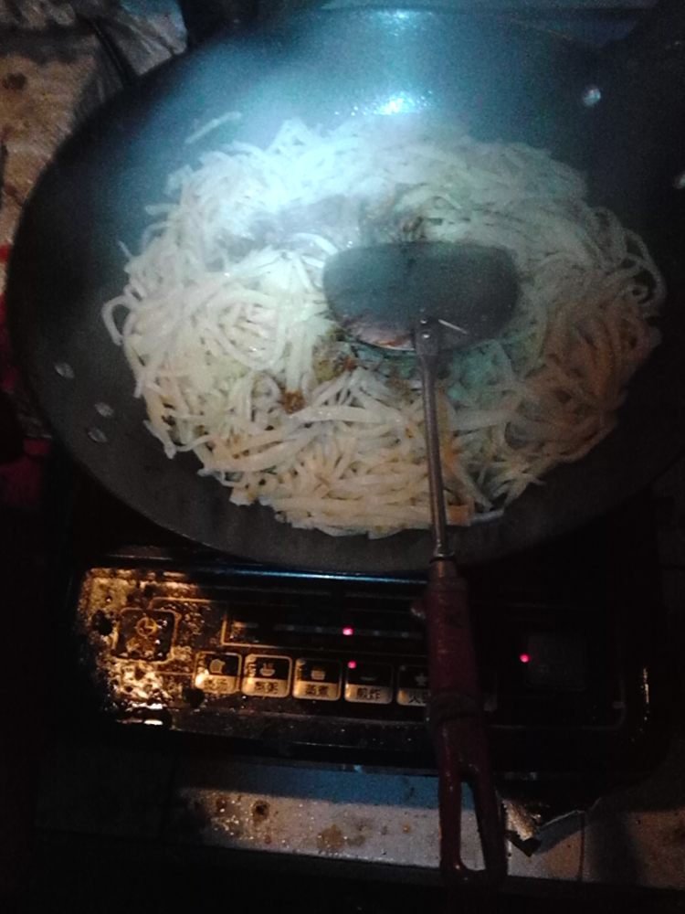 长豆角炒饼怎么做好吃