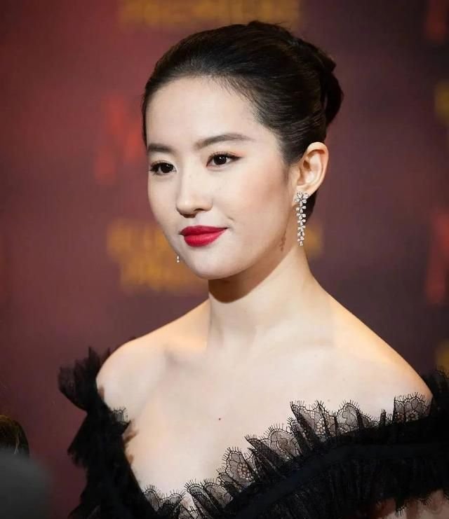 溜肩明明并不好看，为什么叫美人肩呢？