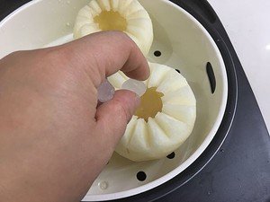 做冰糖炖雪梨是不是一定要加水?