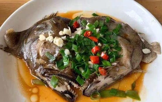 鲽鱼是人们喜欢的食物，那鲽鱼为什么只吃头？