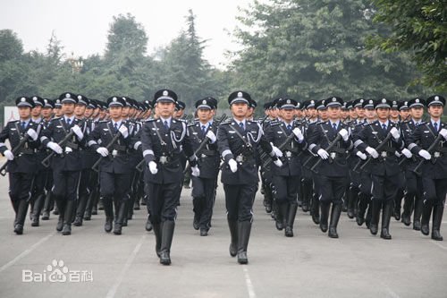 男朋友考上监狱了，以后会不会真的性情大变啊，怎么都是听说狱警不好的呢，还说监狱里面风气不好！