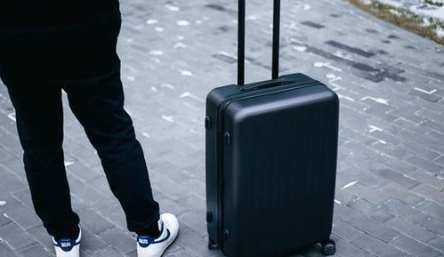 铝框和拉链哪一个更结实实用？