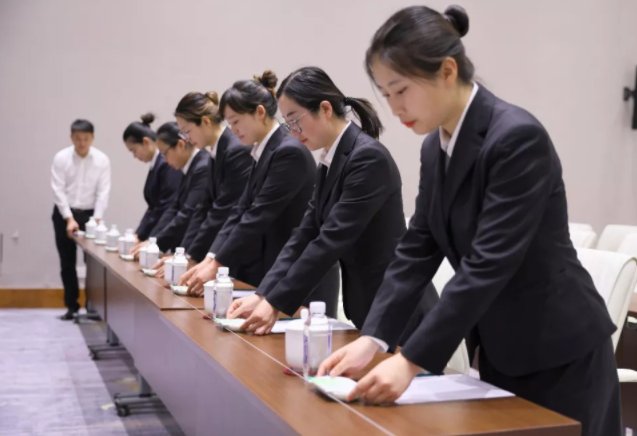 会务人员主要做什么啊？