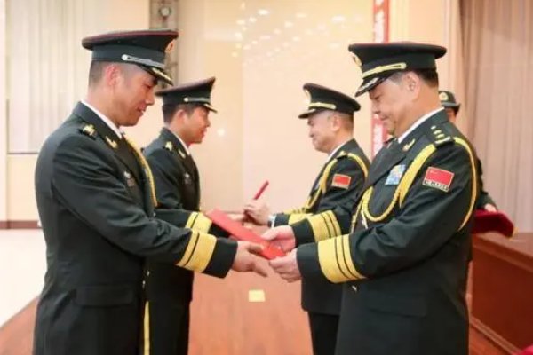 上尉相当于什么官