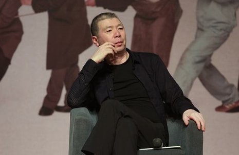 冯小刚的脸怎么治好的