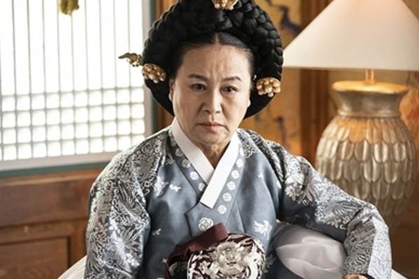 由张娜拉主演的韩剧《皇后的品格》一共有多少集?