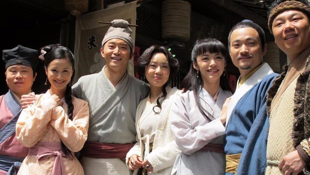 被奉为经典的《武林外传》,和类型差不多的《龙门镖局》,有哪些联系?