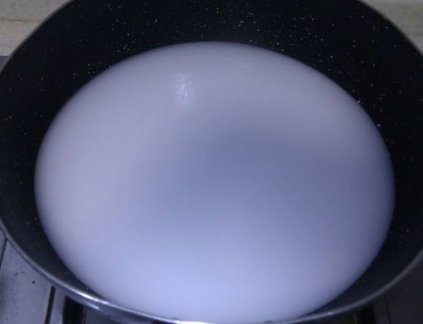土豆淀粉做凉粉的步骤