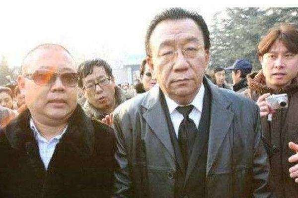 侯耀华霸占弟弟侯耀文遗产的真相被曝光,这中间究竟有着怎样的隐情?