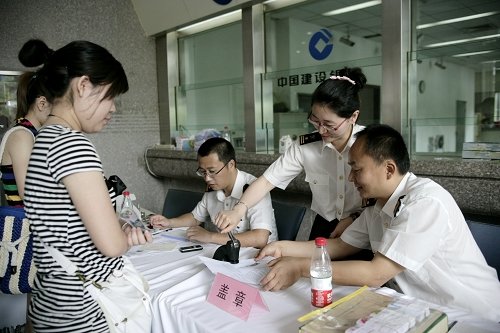 报关员主要是做什么的？