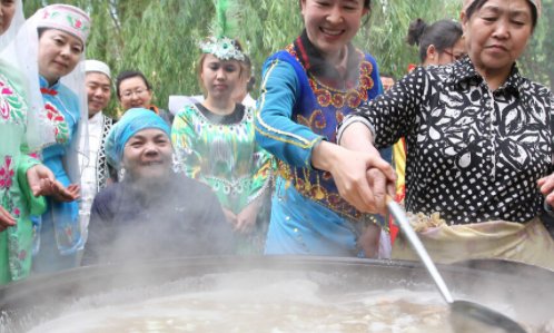 回族是怎么过春节的？